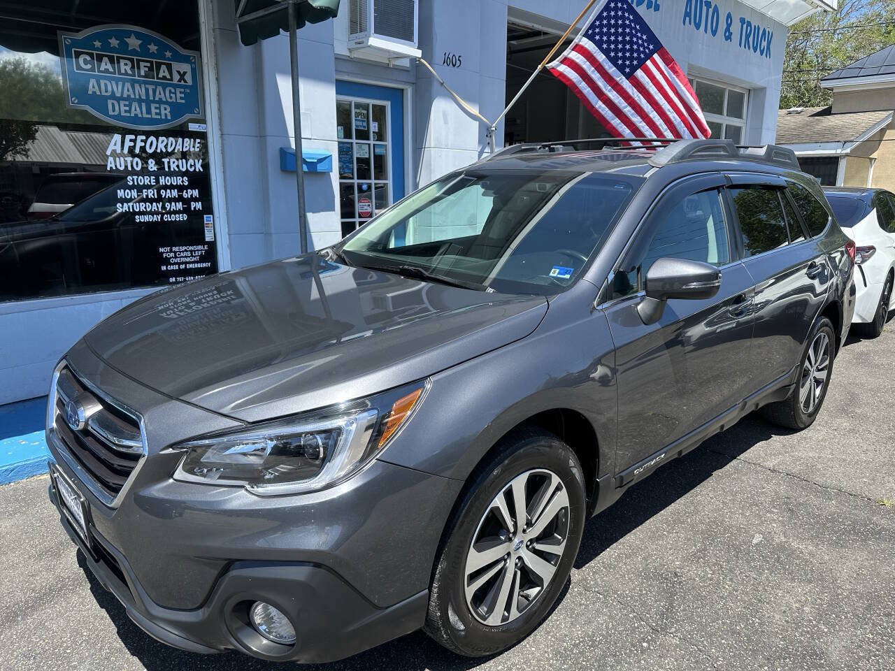 Used 2019 Subaru Outback 2.5i Limited AWD/4WD image 3