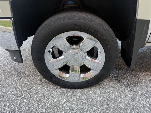 Used 2015 Chevrolet Silverado 1500 LTZ Z71 w/ LTZ Plus Package AWD/4WD image 43