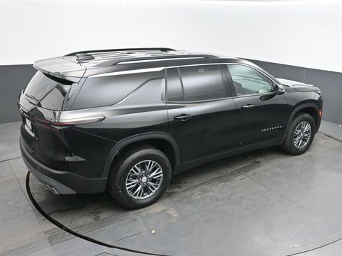 Used 2025 Chevrolet Traverse LT image 36