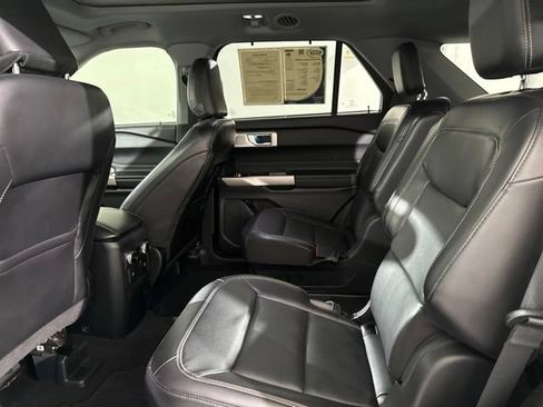 Used 2023 Ford Explorer Limited w/ Limited Technology Package RWD image 15