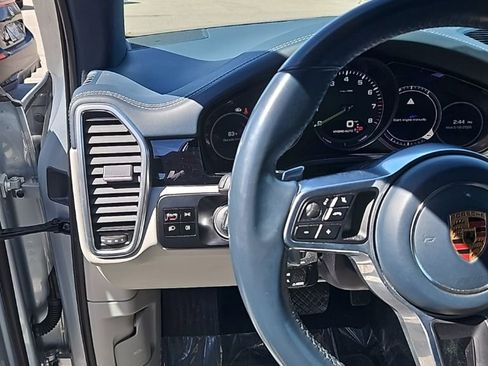 Used 2019 Porsche Cayenne E-Hybrid image 13