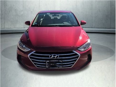 Used 2017 Hyundai Elantra SE image 2