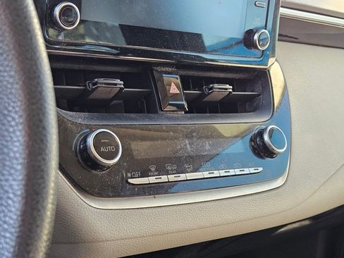 Used 2020 Toyota Corolla LE image 11