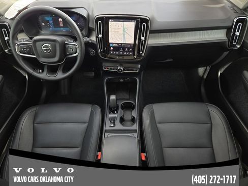 Certified 2025 Volvo XC40 B5 Core AWD/4WD image 20