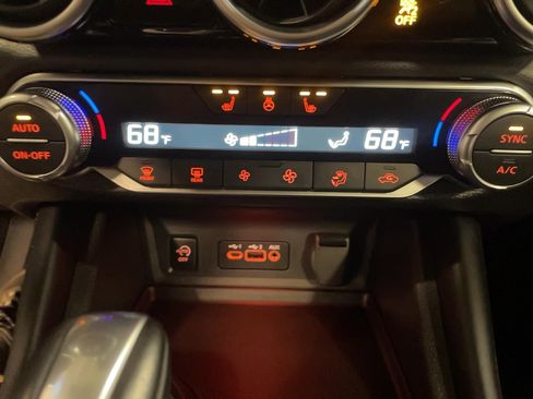 Used 2024 Nissan Sentra SR w/ SR Premium Package image 13