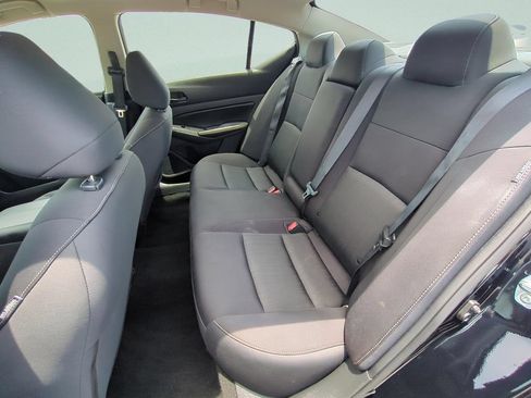 Certified 2024 Nissan Altima 2.5 SV FWD image 9