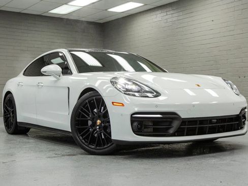 Used 2023 Porsche Panamera image 1