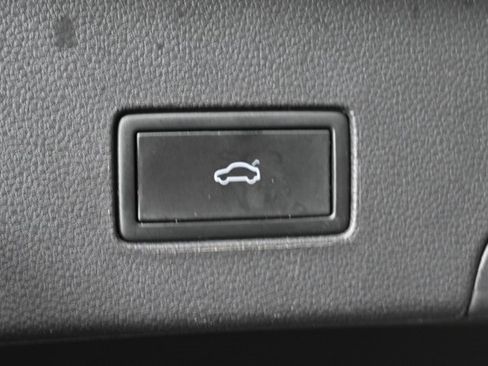 Certified 2023 Volkswagen Atlas Cross Sport SEL image 11