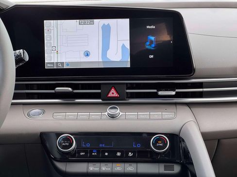 New 2026 Hyundai Elantra SEL FWD image 19