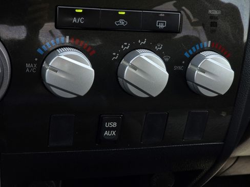 Used 2012 Toyota Tundra 2WD CrewMax w/ Tow Pkg image 24