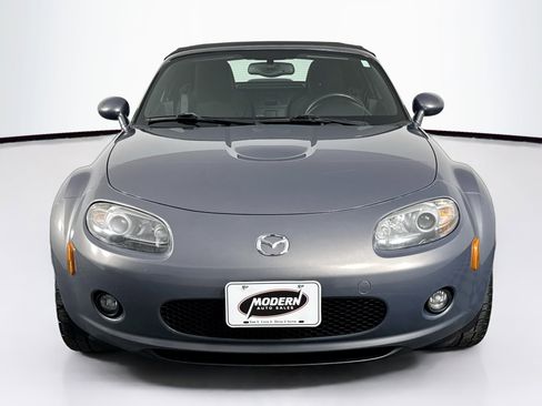 Used 2006 MAZDA MX-5 Miata Touring RWD image 4