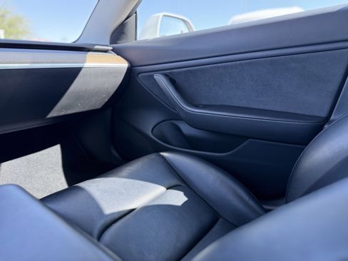 Used 2020 Tesla Model 3 Long Range image 19