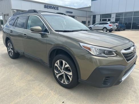 Used 2022 Subaru Outback Limited AWD/4WD image 2