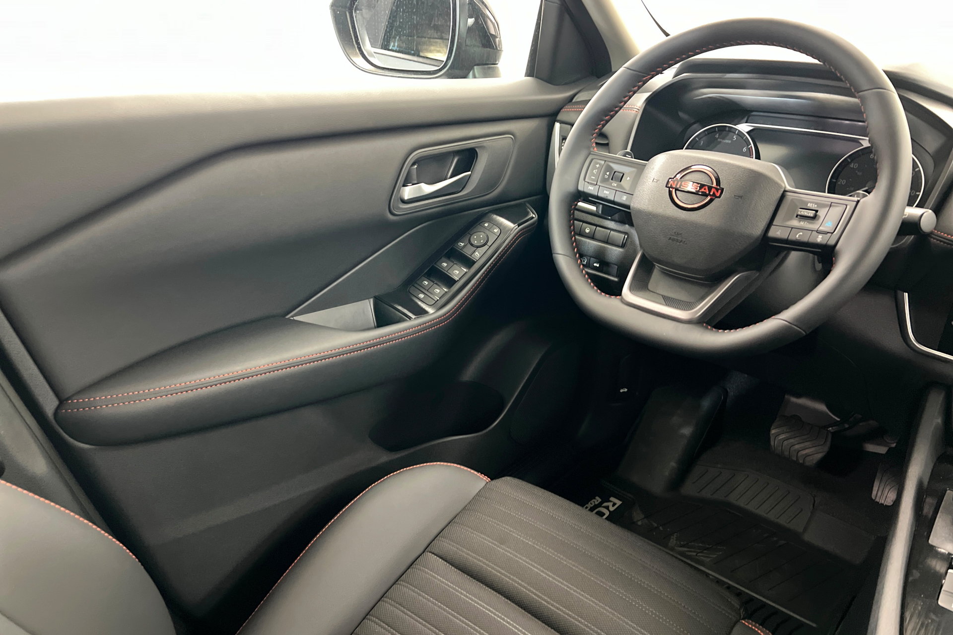 New 2026 Nissan Rogue SV AWD/4WD image 11