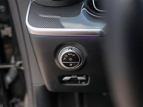 Used 2025 Mercedes-Benz CLE 300 4MATIC Coupe image 15