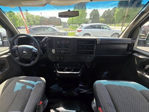 Used 2012 Chevrolet Express 3500 LS RWD image 17