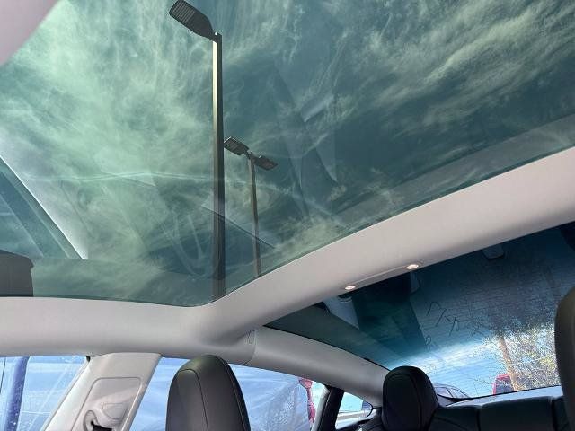 Used 2022 Tesla Model 3 Performance AWD/4WD image 10