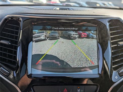 Used 2022 Jeep Cherokee Limited image 30