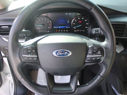 Used 2020 Ford Explorer XLT w/ Equipment Group 202A image 14