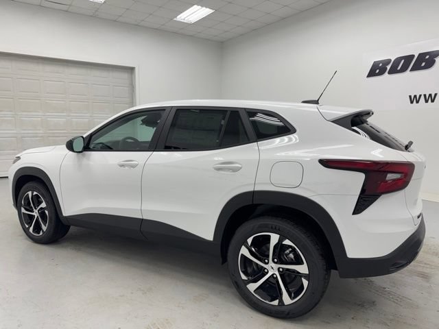 New 2026 Chevrolet Trax RS w/ Sunroof Package FWD image 7
