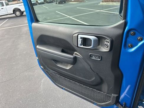 Used 2024 Jeep Gladiator Rubicon w/ Technology Group image 24