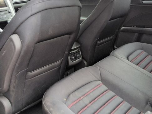 Used 2016 Ford Fusion SE FWD image 18