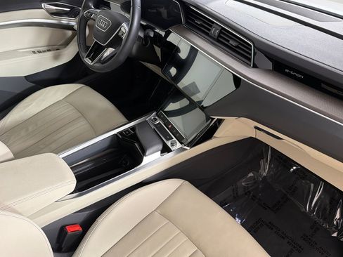 Used 2024 Audi Q8 e-tron Premium AWD/4WD image 15