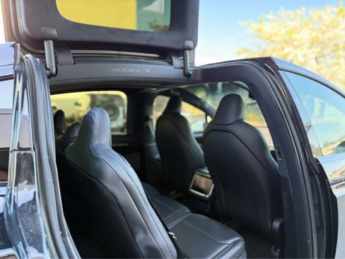 Used 2022 Tesla Model X image 7
