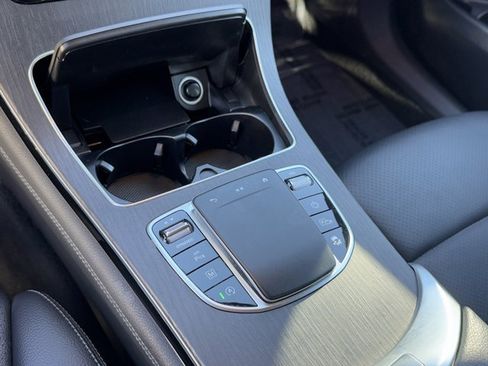Used 2020 Mercedes-Benz GLC 300 4MATIC image 19