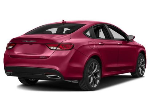 Used 2015 Chrysler 200 S FWD image 4