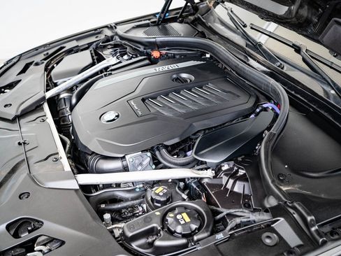 Used 2023 BMW 540i w/ M Sport Package image 38