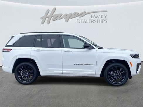 New 2026 Jeep Grand Cherokee Limited Reserve AWD/4WD image 3