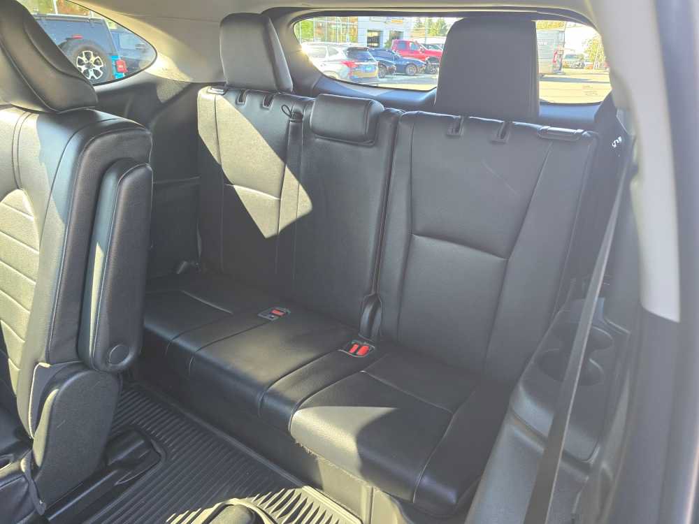 Used 2022 Toyota Highlander XLE AWD/4WD image 17