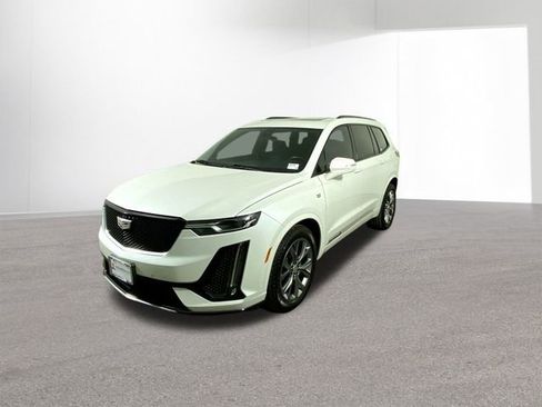 Used 2020 Cadillac XT6 Sport image 2