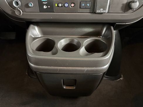 Used 2025 Chevrolet Express 3500 LT w/ LT Preferred Equipment Group RWD image 17