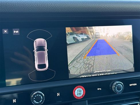 Used 2025 Porsche Macan image 23