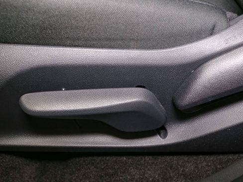 Used 2025 Toyota RAV4 LE AWD/4WD image 43