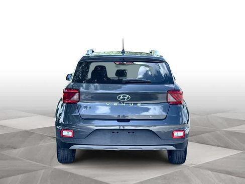 Used 2024 Hyundai Venue SEL FWD image 7
