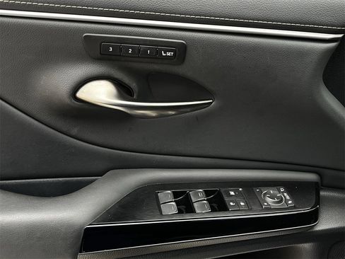 Used 2023 Lexus ES 300h w/ Premium Package image 21