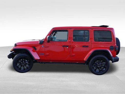 Certified 2025 Jeep Wrangler Unlimited Sahara w/ Safety Group image 10