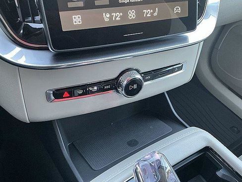 New 2026 Volvo XC90 T8 Ultra w/ Protection Package Premier AWD/4WD image 19