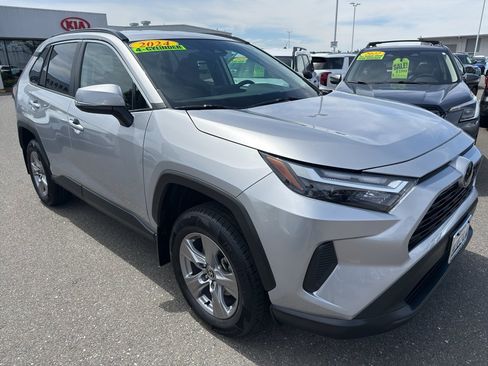 Used 2024 Toyota RAV4 XLE AWD/4WD image 3