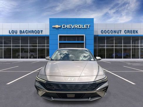 Used 2025 Hyundai Elantra SEL FWD image 3