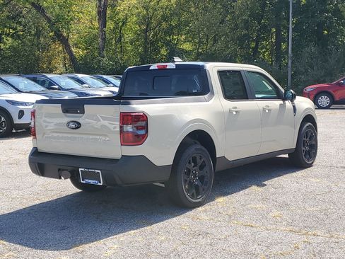 New 2025 Ford Maverick Lariat w/ Black Appearance Package image 4
