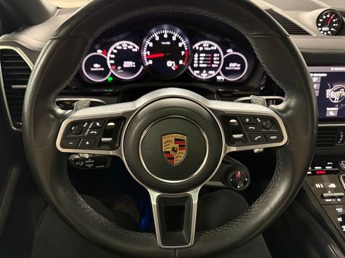 Used 2021 Porsche Cayenne Coupe image 11