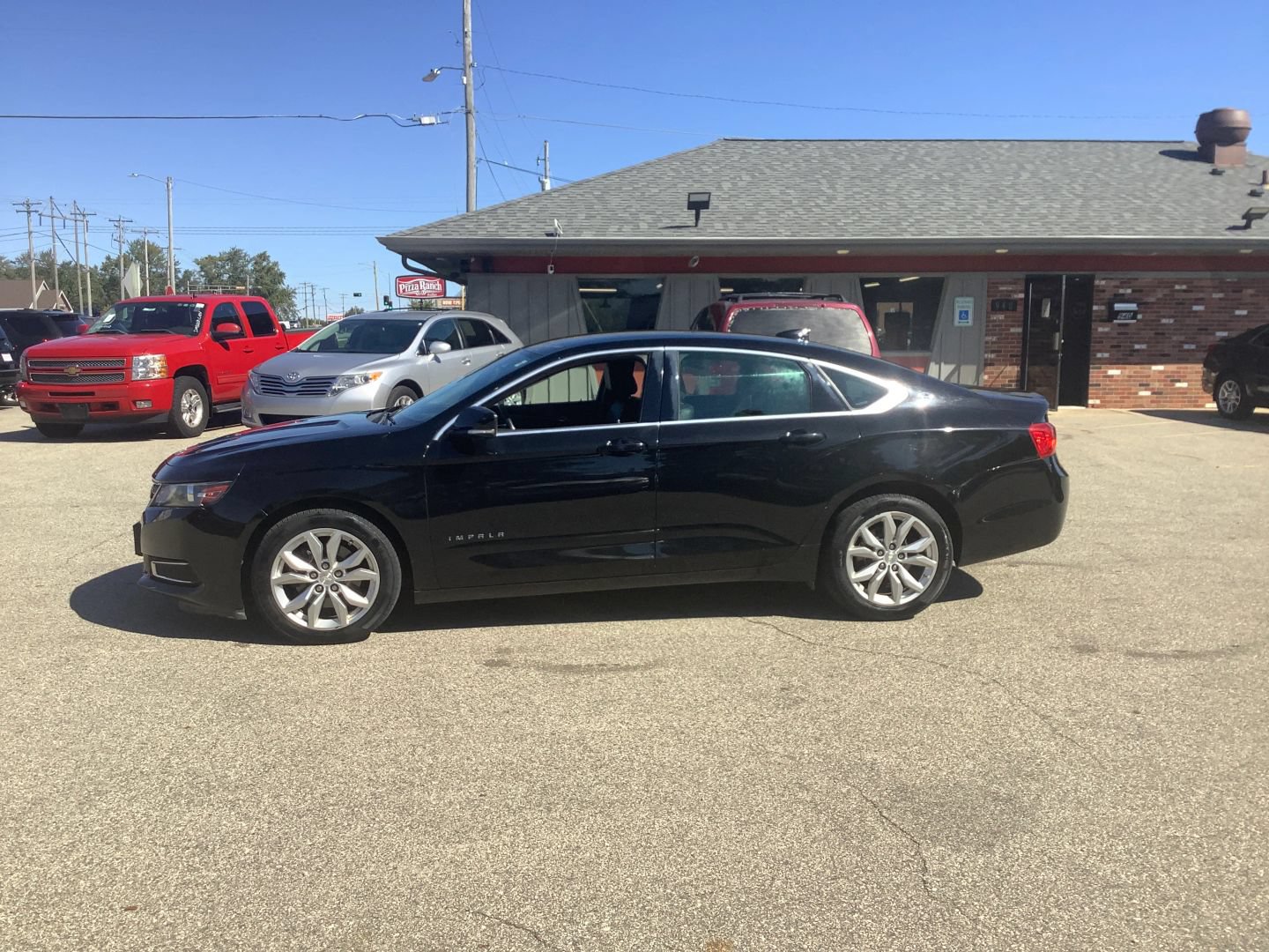 Used 2017 Chevrolet Impala LT FWD image 5