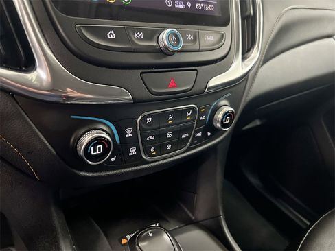Used 2020 Chevrolet Equinox Premier image 15