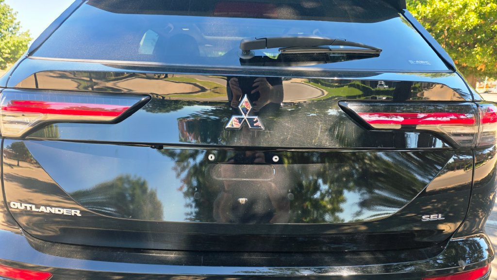 Used 2025 Mitsubishi Outlander AWD image 19