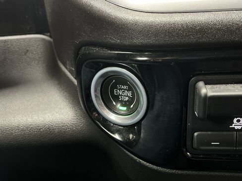 Used 2024 GMC Sierra 1500 SLE w/ X31 Off-Road Package image 21