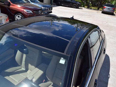 Used 2013 Mercedes-Benz E 350 Sedan image 10